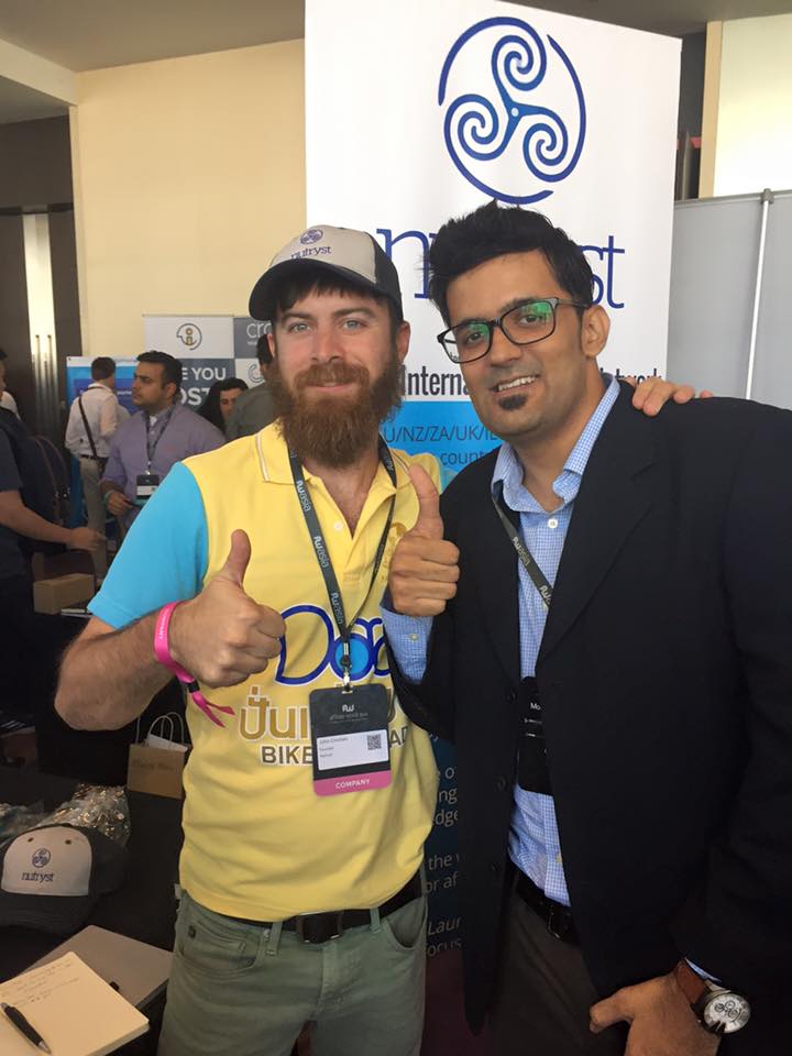 Man making 400k from health niche